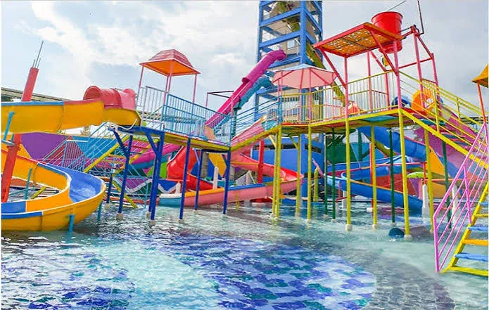 Wasserspielplatz und Rutschen in Las Bailarinas