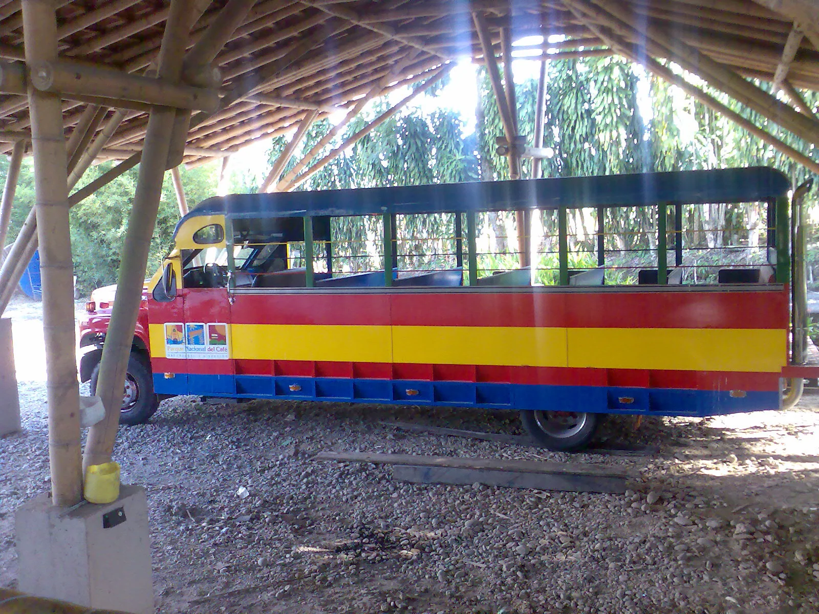 Bunter Chiva-Bus in PANACA
