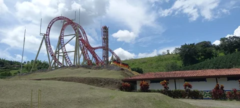 Achterbahn Krater im Parque del Café