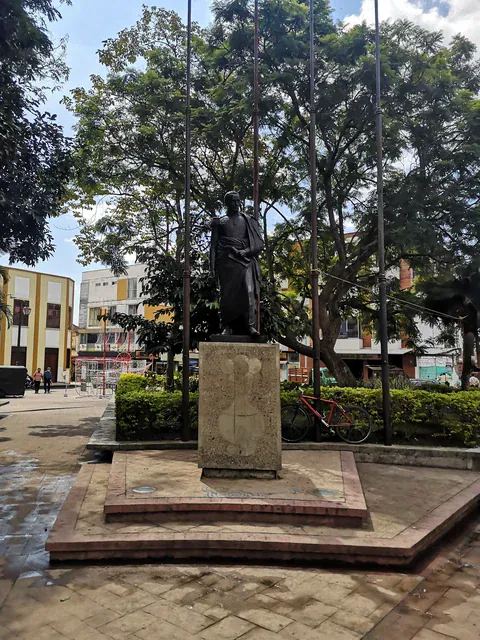 Bolívar-Statue auf dem Platz von Quimbaya