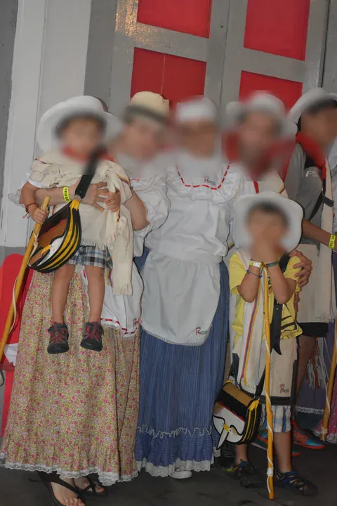 Traditionelle Kleidung von Arriero und Chapolera in Recuca