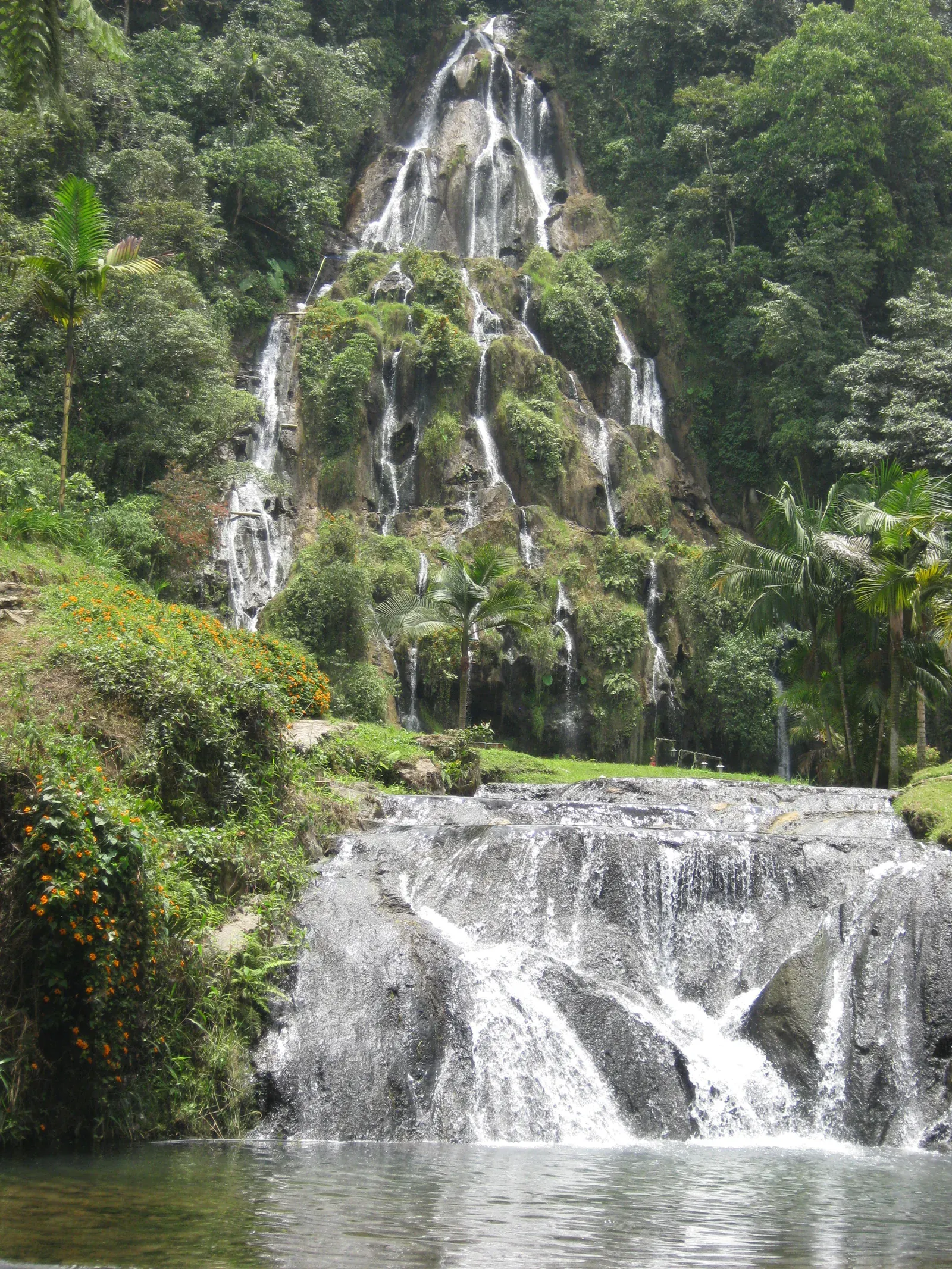 Cascada y pozo de los Termales de Santa Rosa