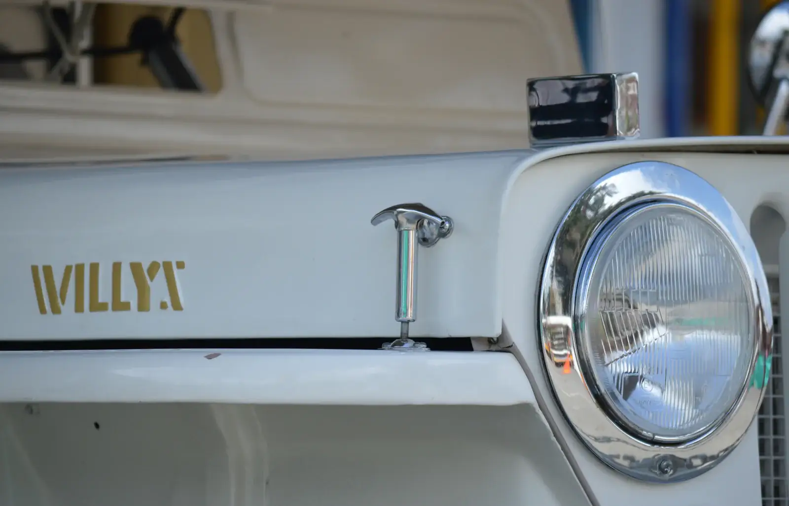Willys bonnet and headlight in Salento